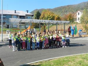 Otvoritev povezovalne ceste in avtobusnega postajališča pri Osnovni šoli Semič 8